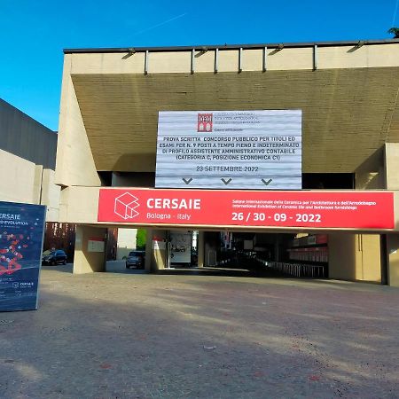 Travel Fiera Apartment Bologna Luaran gambar